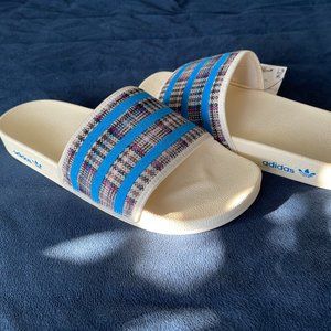 ADILETTE SLIDES